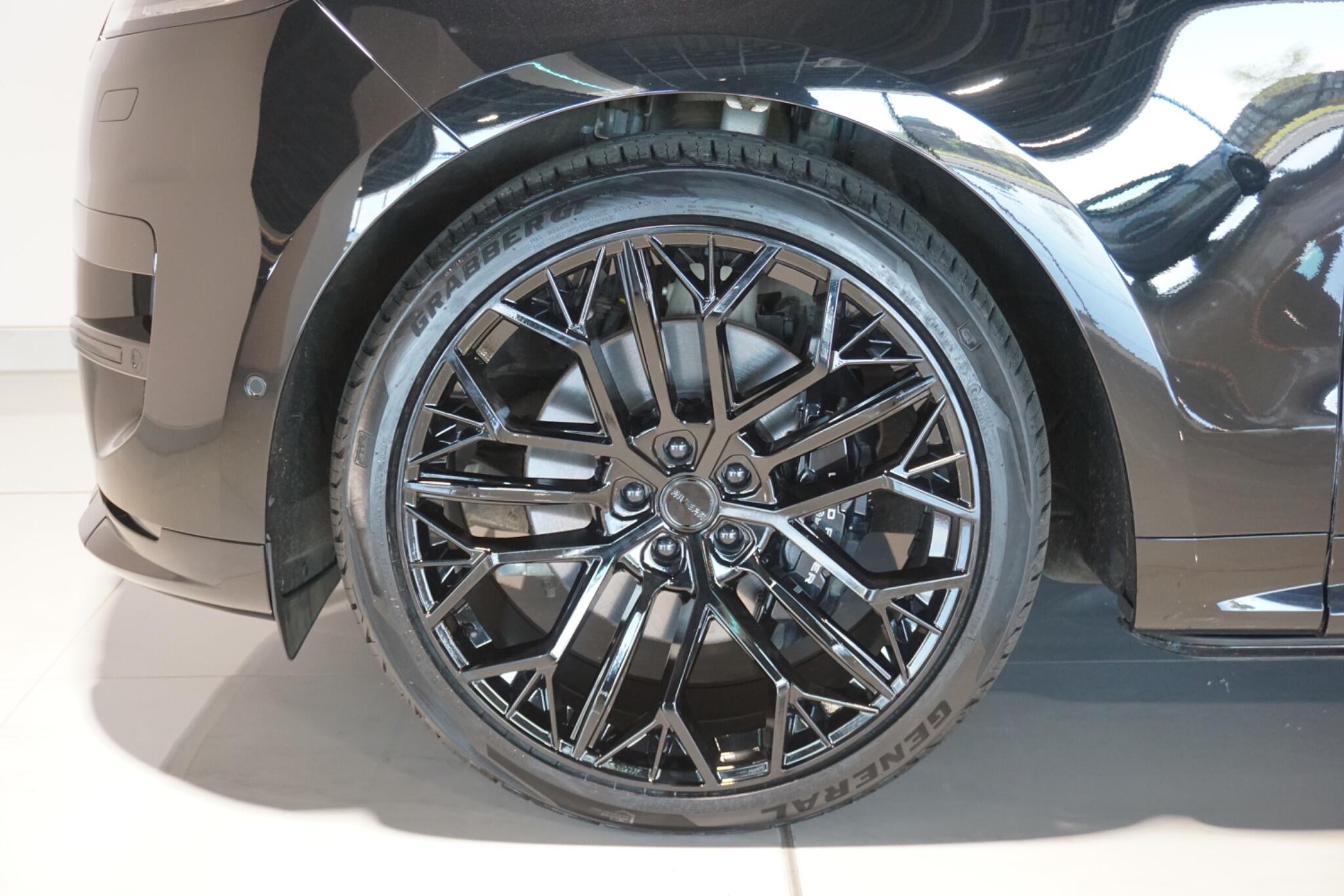 Land Rover Range Rover Sport 3.0 D300 MHEV Dynamic SE SUV 5dr Diesel Auto 4WD Euro 6 (s/s) (300 ps)